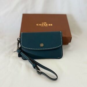 COACH Glovetanned Leather Wallet - NWT